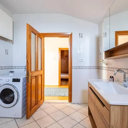 Apartamento Bright Gorgeous Airy 4bd2bath Pad! #348 Estambul