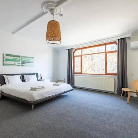 Apartment Bright Gorgeous Airy 4Bd2Bath Central Pad! #348 *