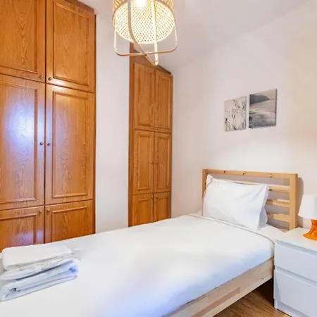 Apartamento Bright Gorgeous Airy 4bd2bath Pad! #348 Estambul