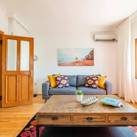 Bright Gorgeous Airy 4Bd2Bath Central Pad! #348 * Istanbul